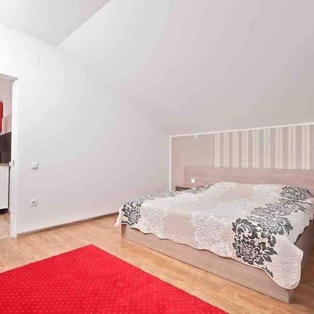 Dana Guest House Oradea Eksteriør bilde