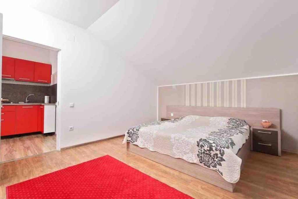 Dana Guest House Oradea Eksteriør bilde